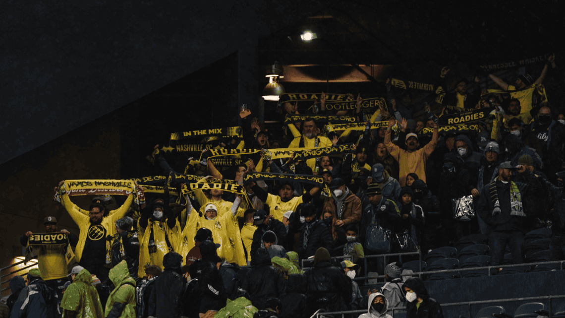 Godoy y Leal encendieron la Lumen (luz) en Seattle￼