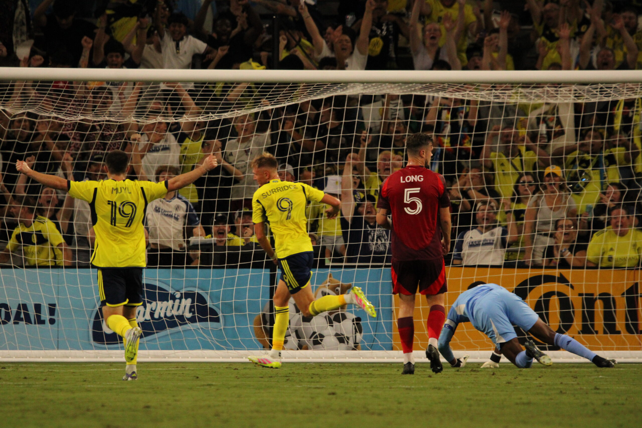 Sam Surridge celebra su gol en el Nashville SC vs. Toronto FC de 2025
