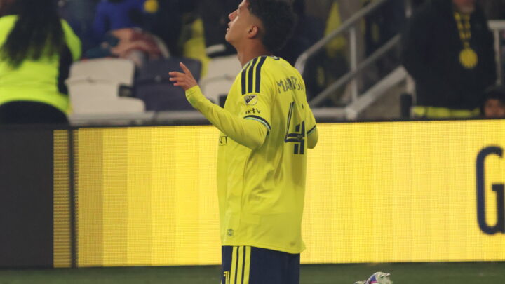 Bajo las luces de Geodis Park, el *BJGrit tomó forma