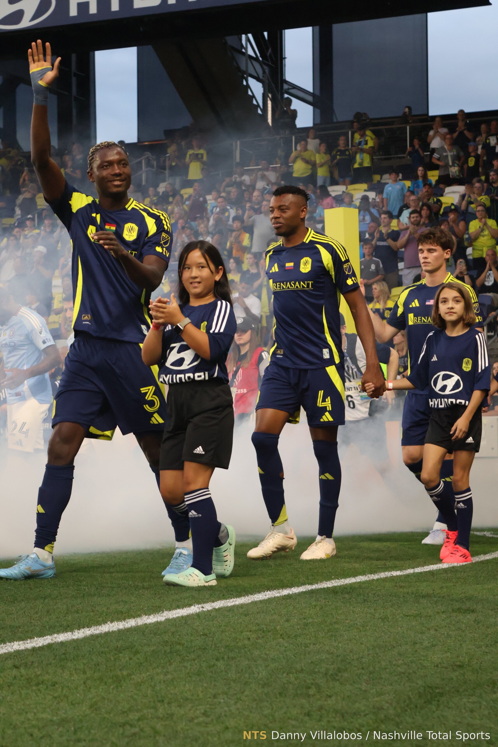 Woledzi y Palacios en presentación · Nashville SC · 2026
