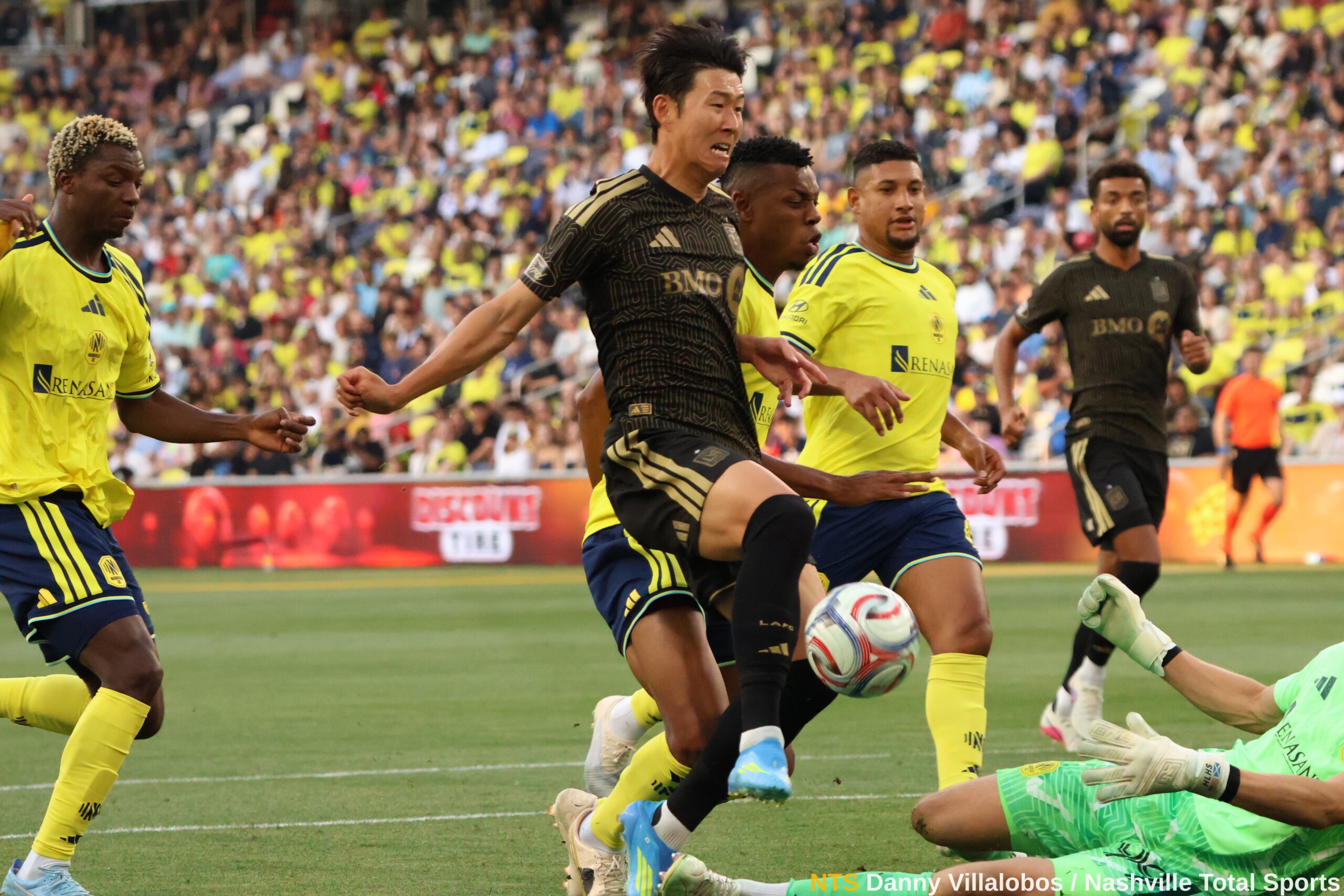 Son Heung-min vs Schwake