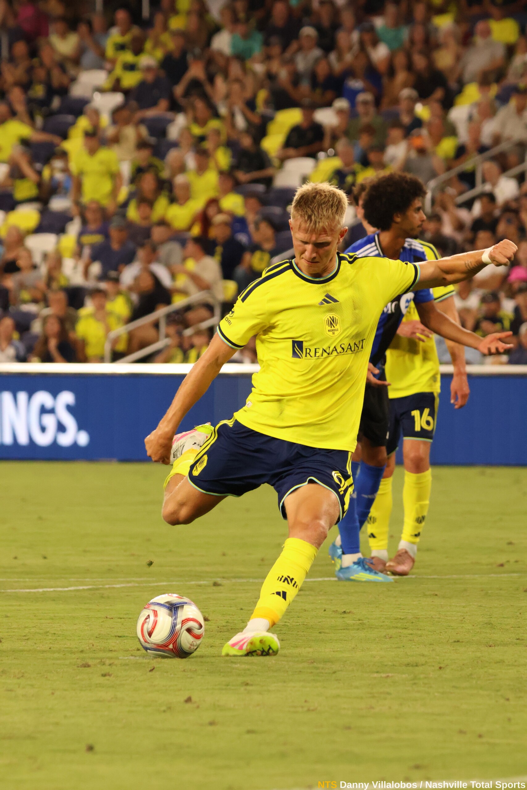 Supporters' Shield: Sam Surridge, de Nashville SC, ejecuta un penal ante CF Montréal