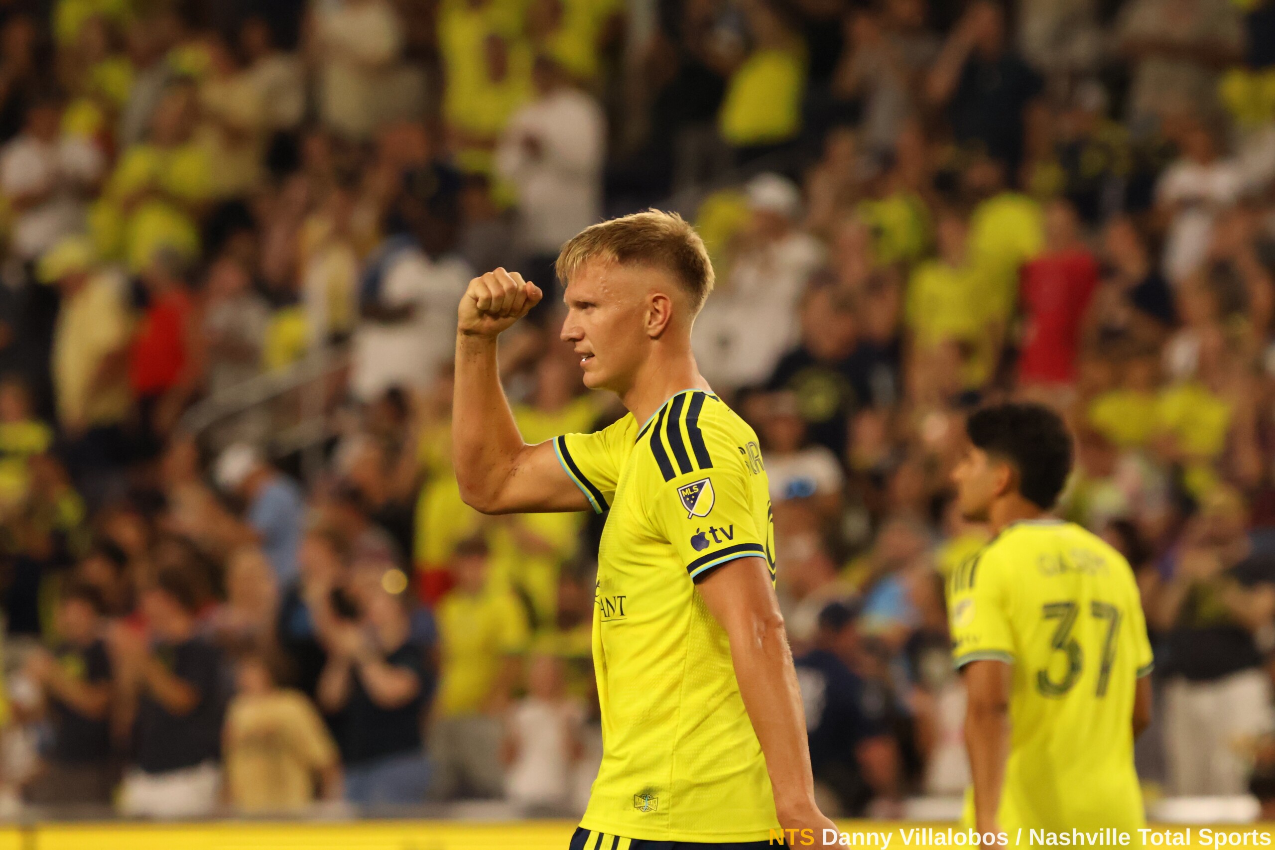 Sam Surridge celebra; Nashville SC, a un punto del Supporters' Shield