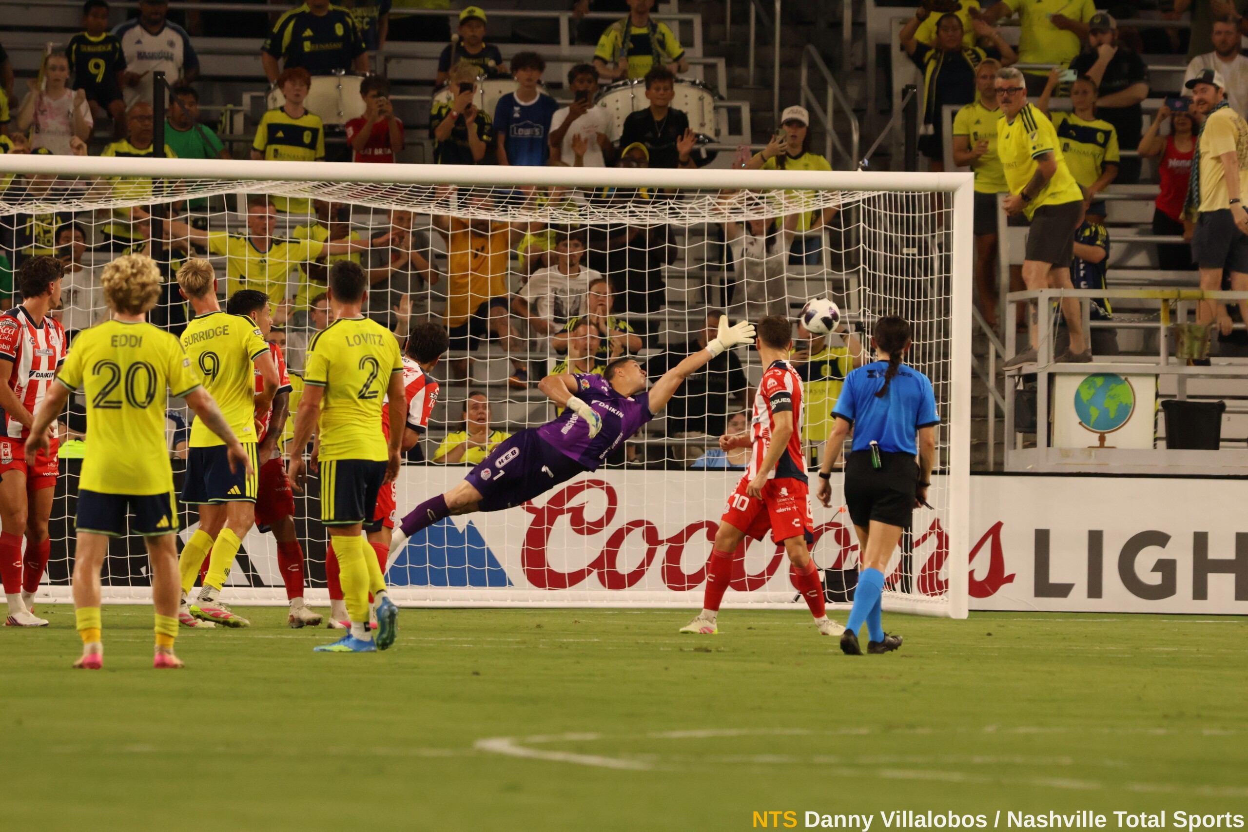 Gol de tiro libre Cristian Espinoza Nashville SC