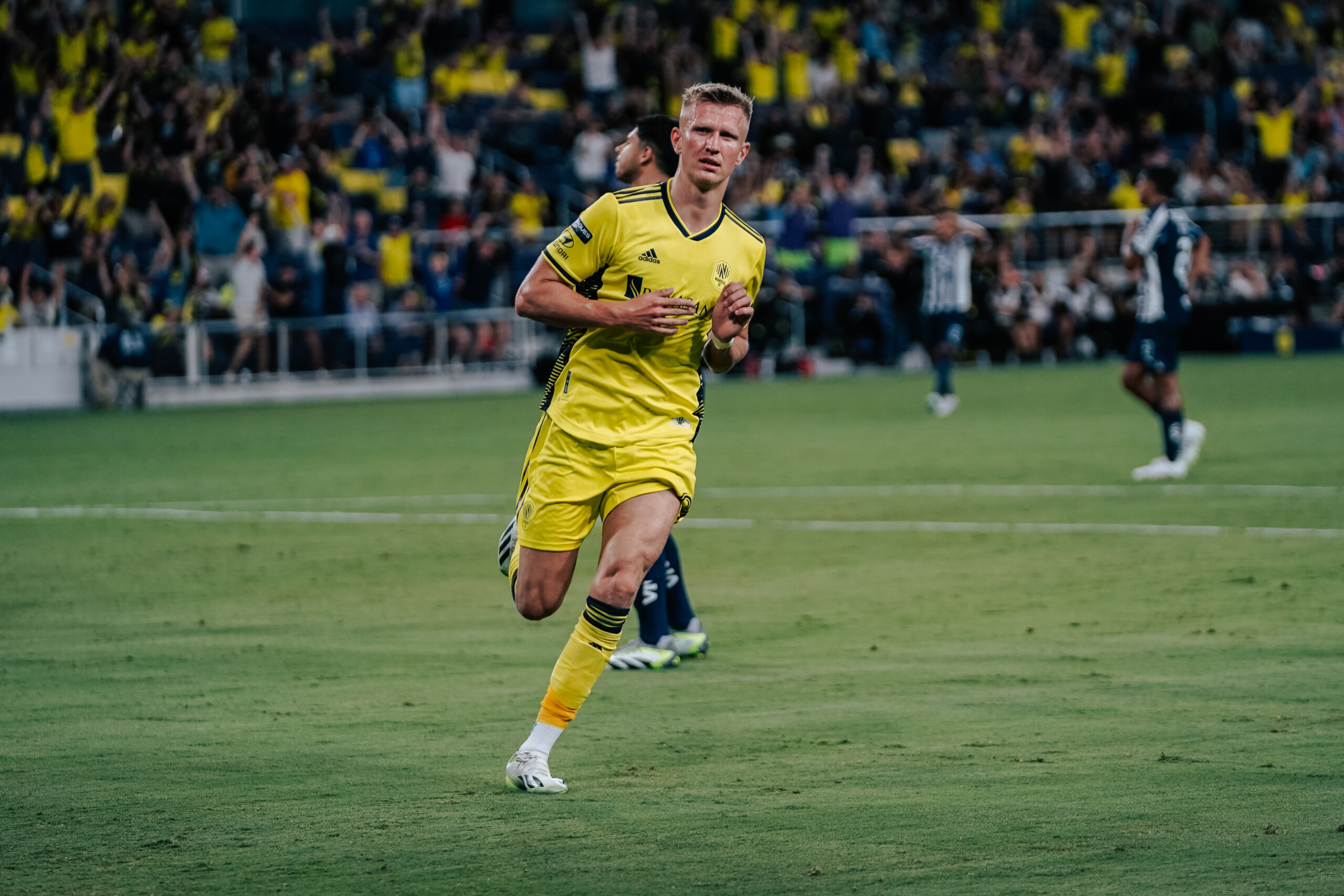 Sam Surridge remata para anotar ante Rayados en la Semifinal de la Leagues Cup 2023