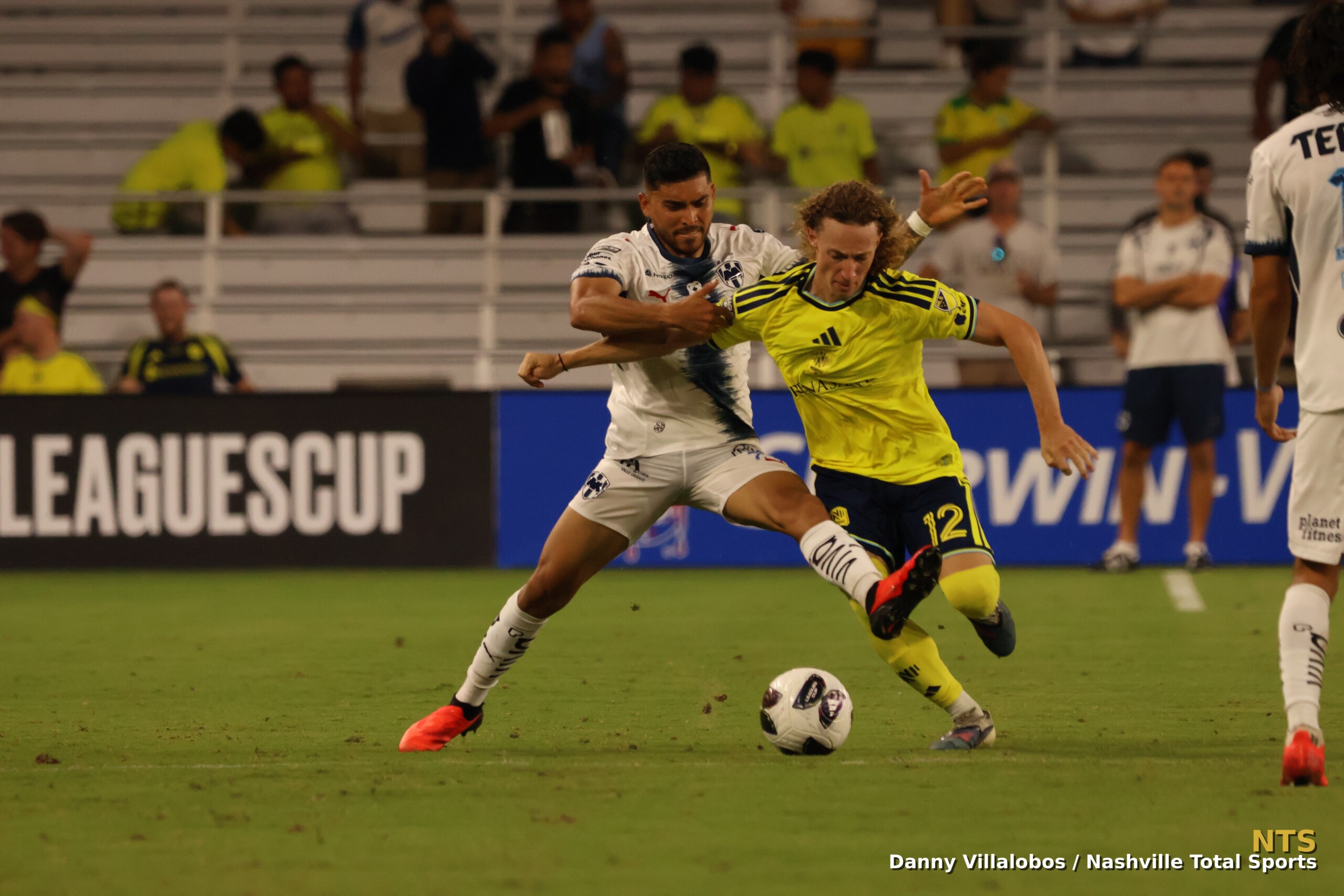 Duelo de mediocampo entre Nashville y Monterrey