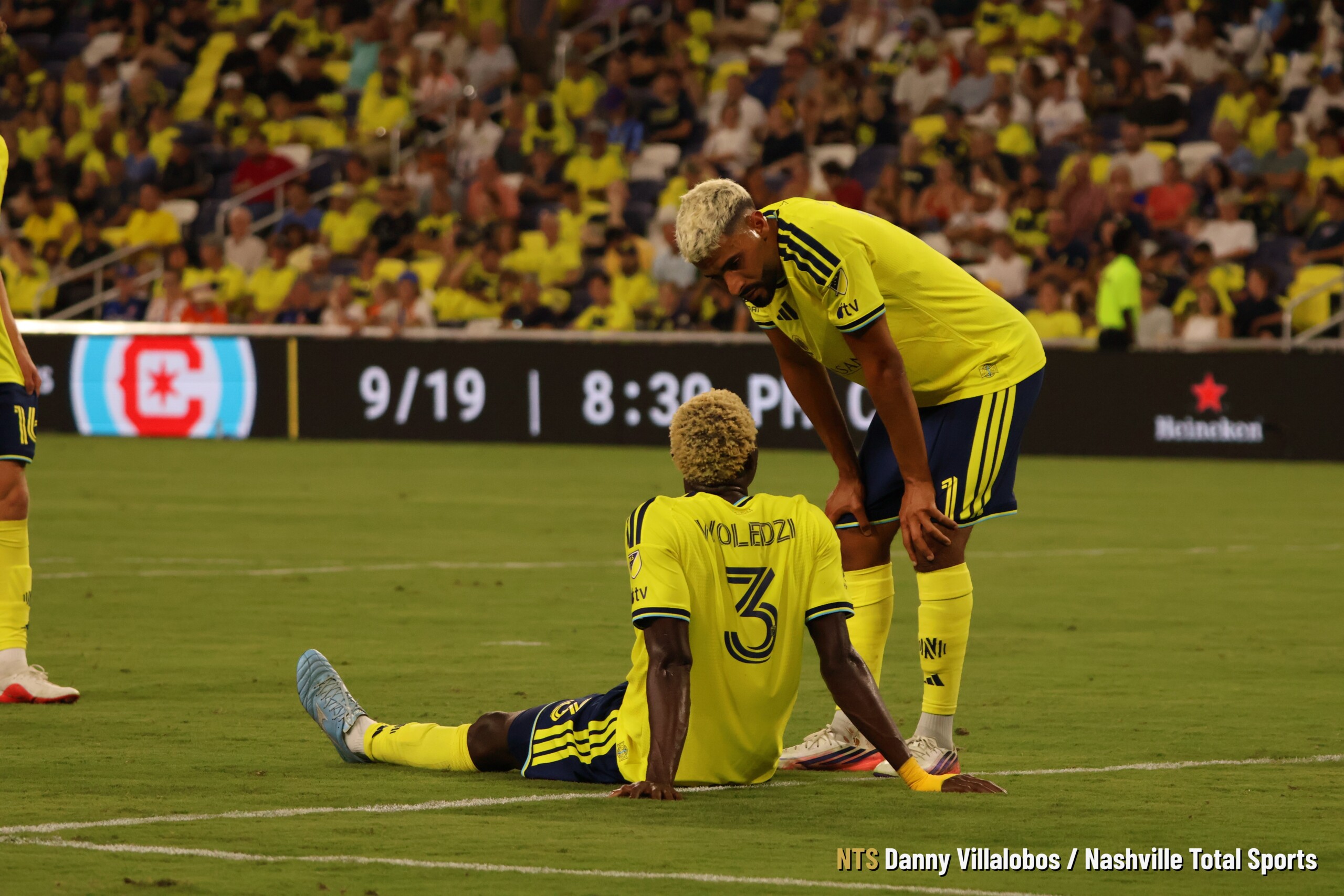 Maxwell Woledzi tras su barrida salvadora ante FC Cincinnati
